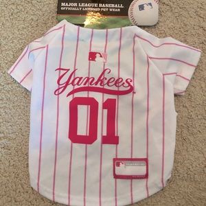 Dog Yankees jersey